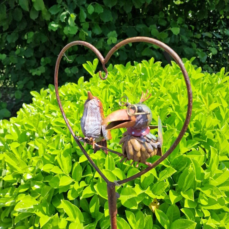 Pique en métal en forme de coeur et ses 2 oiseaux