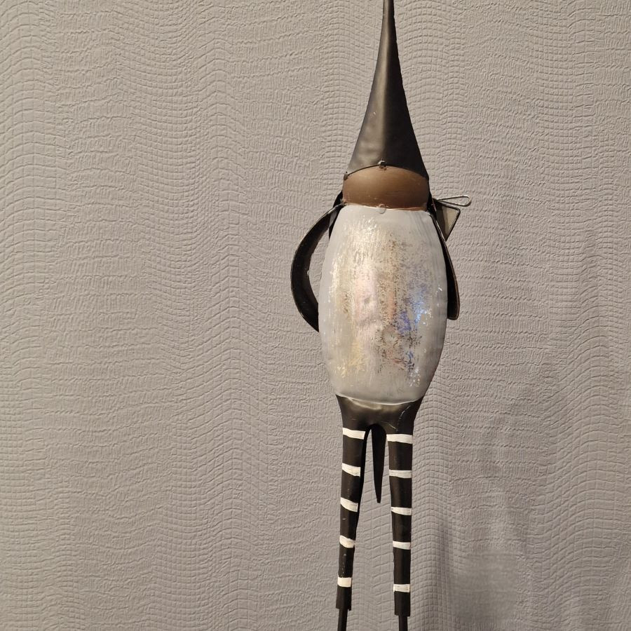 Gnome en métal avec cadeau 60cm