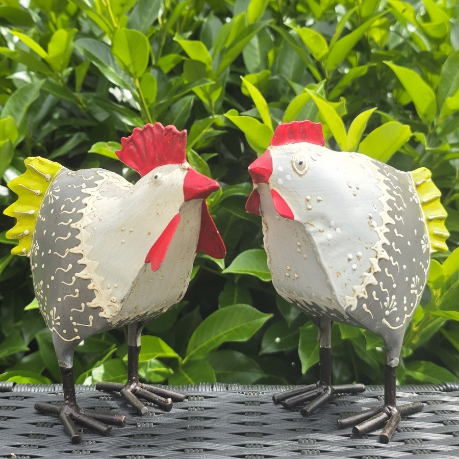 Poule en métal petit modèle gris et vert
